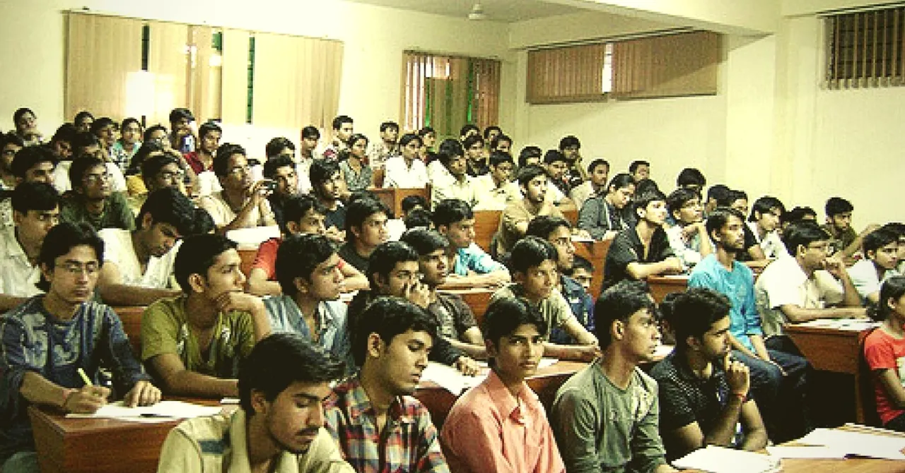 Just 7 Volunteers Are Training 200 Dalit Students for Govt Jobs in Gujarat's 'Super 200'!
