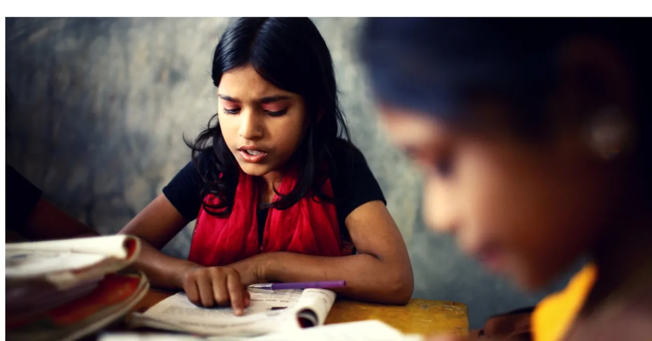 A Fisherman's Daughter Went without Food and Refused to Marry, All for the Sake of Education