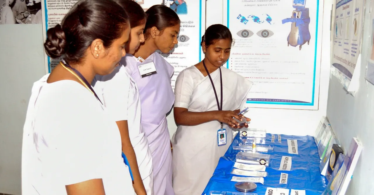 How a Ragpicker Became a Successful Nurse Because She Never Gave up on Her Education