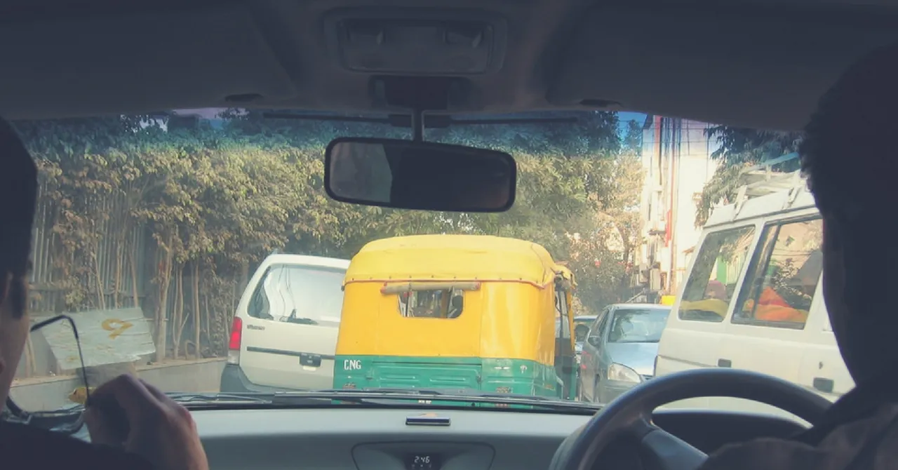 Delhi Cab Driver Warms Hearts by Giving His Only Jacket to a Homeless Man