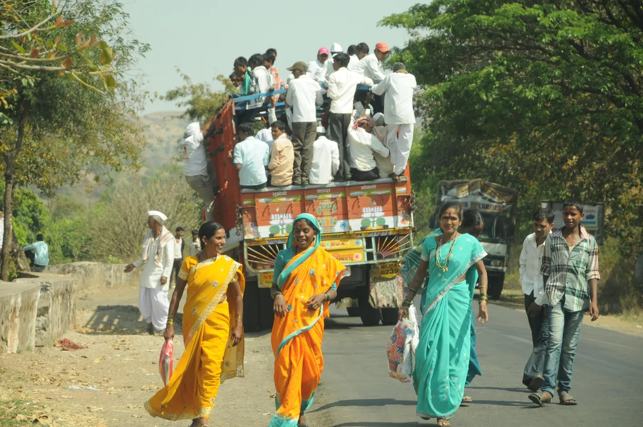 TBI Blogs: Experience India in a Whole New Setting, at a Rural Mall Barely 200 Kms from Mumbai!