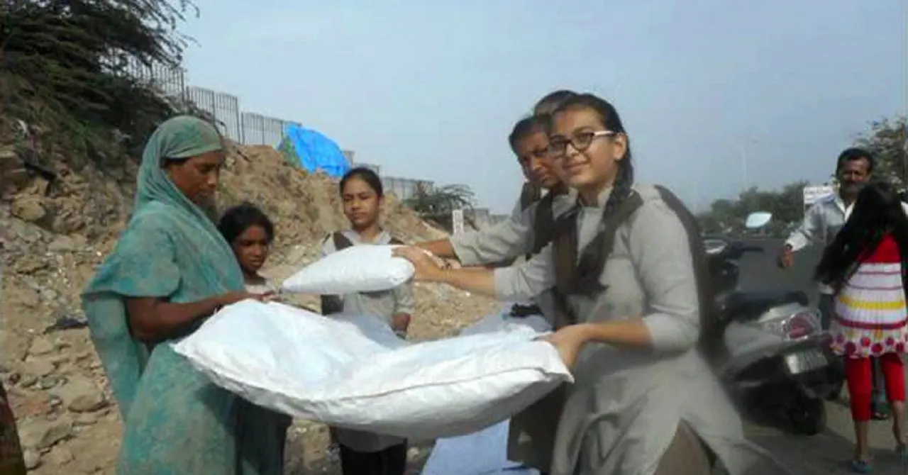 TBI Blogs: 5 Brilliant Schoolgirls in Bhuj Made Beds for Homeless People Using Gunny Bags, Newspapers & Cloth!