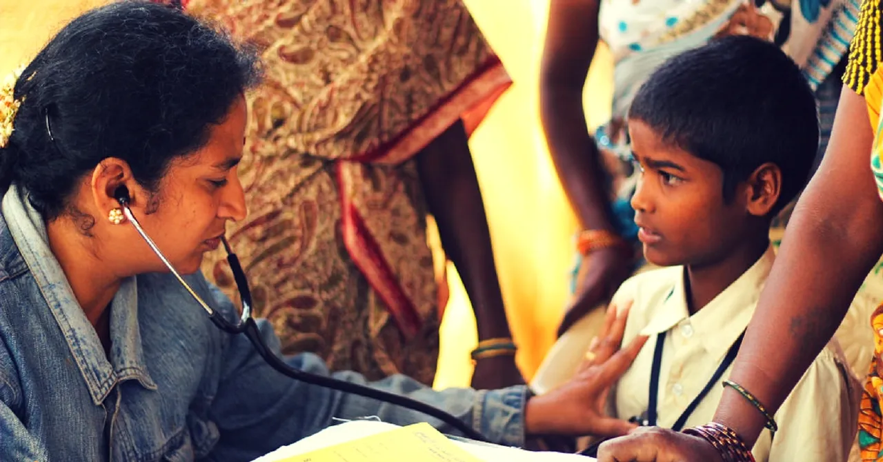 An Ode to the Unsung Heroes on #DoctorsDay. Here Are Some of India's Most Inspiring Doctors!