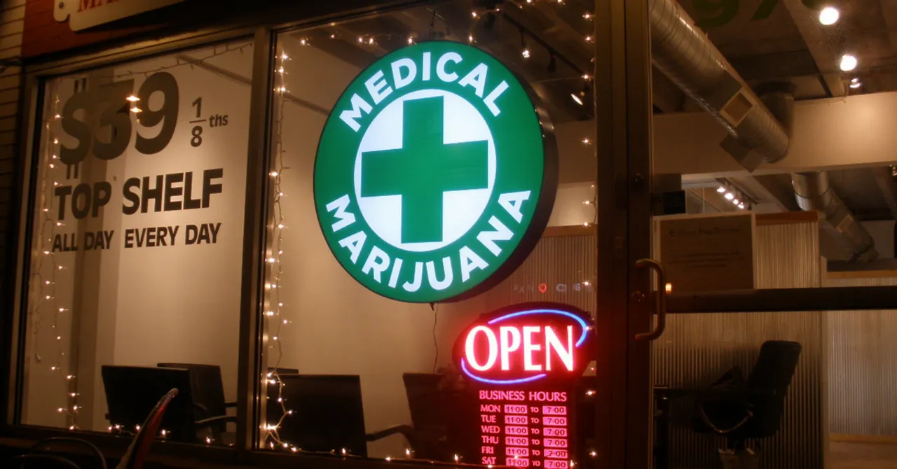 Should Medical Marijuana Be Legalised in India? The Pros, Cons & More