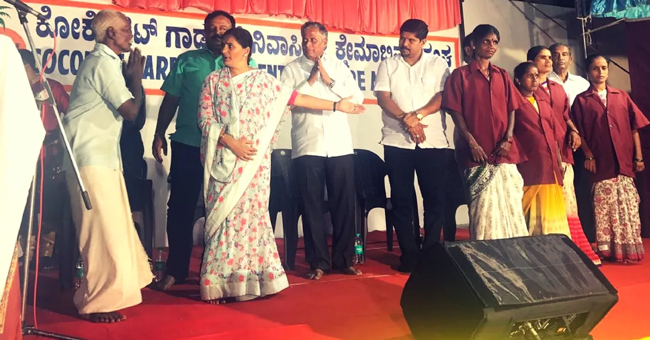 In an Inspiring Event, a Bengaluru Society Honoured Its Sanitary Workers to Thank Them