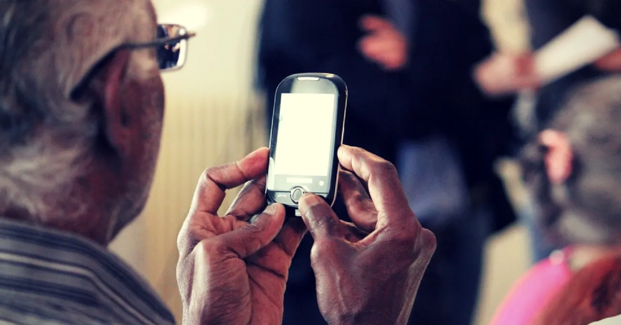 Central Govt Employees Can Soon Monitor Pensions on Their Mobiles. Here's How