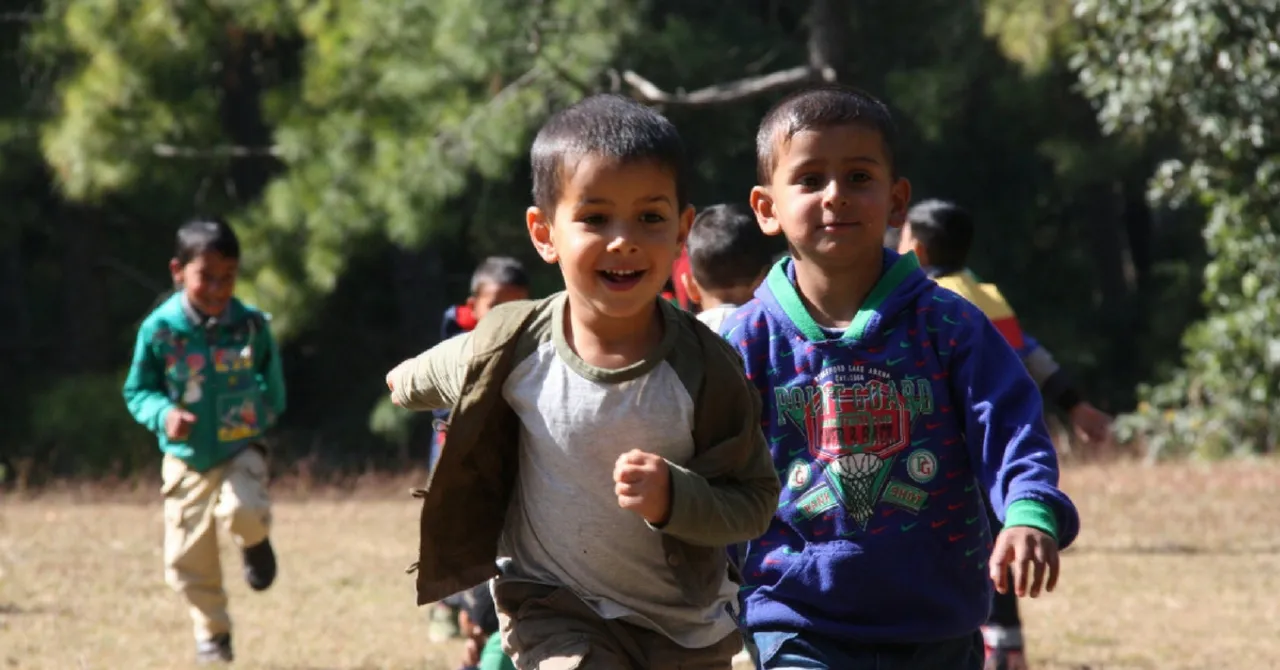 Teaching Both Mud Bricks & Microchips, Unique School Is Now a Model for 65 Others