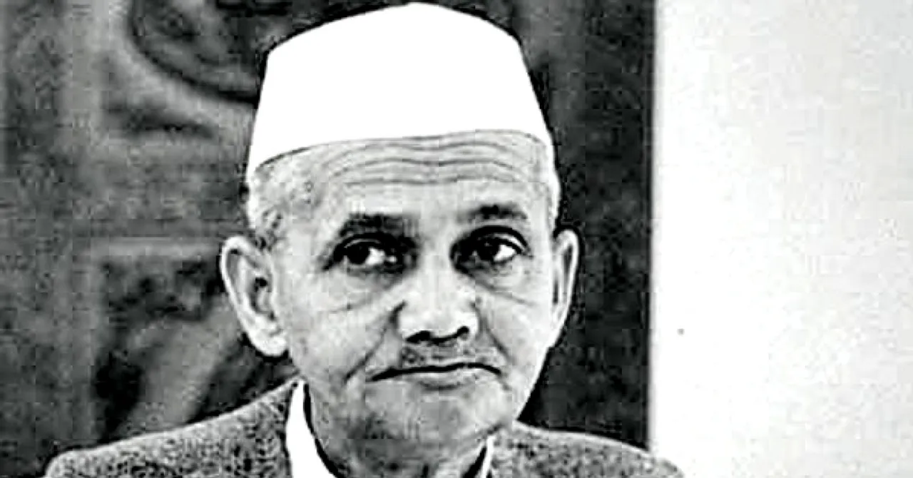 Unlike Super-Rich Defaulters, This Ex-PM's Family Honoured Their Loan to PNB!