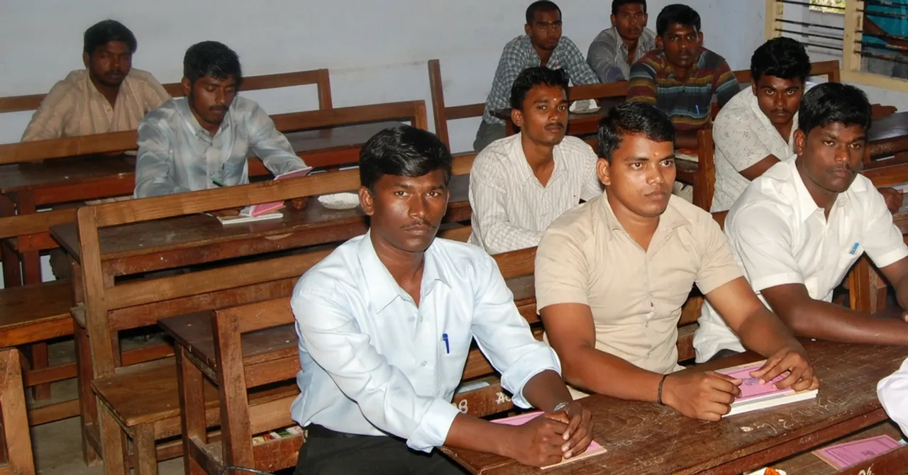 IIT & NIT Grads to Teach in Rural Tech Colleges, Will Benefit as Many as 1 Lakh Students!