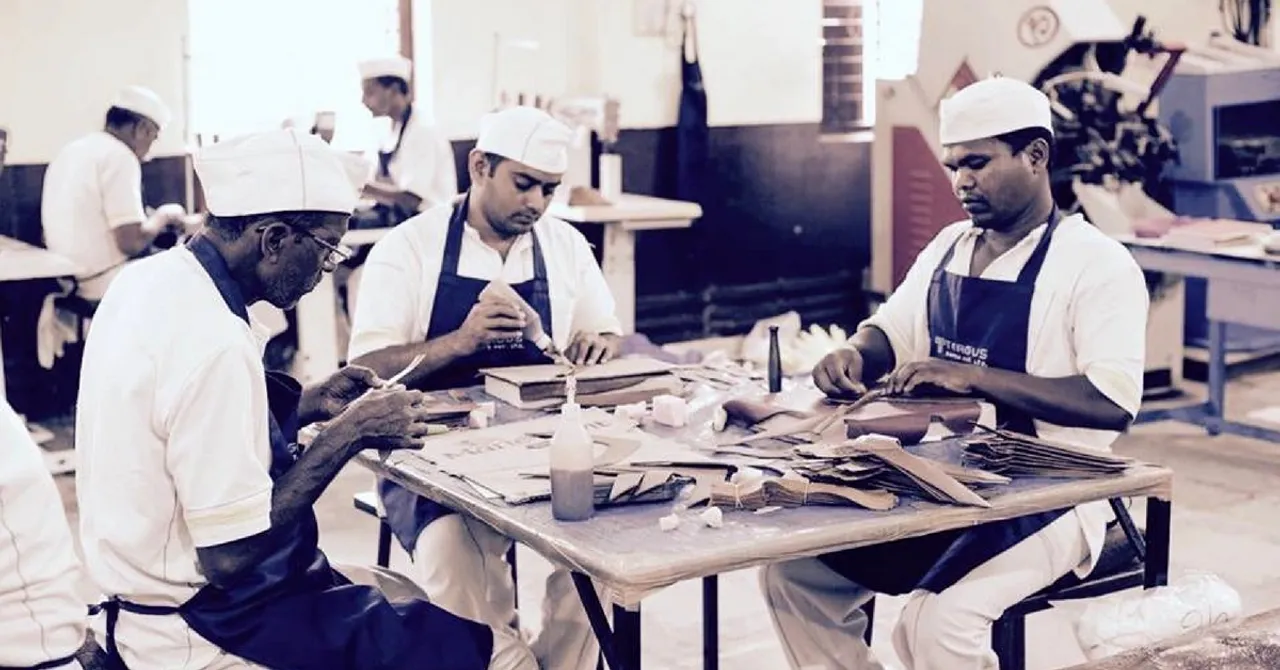One Man Is Helping Change Souls & 'Soles' Inside Maharashtra’s Largest Prison!