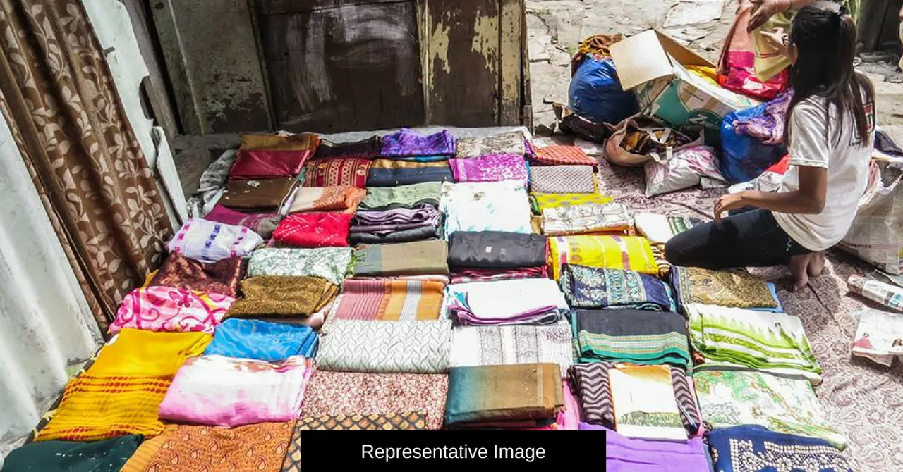 Going Shopping in Kerala? Drop off That Dress You No Longer Need at These 'Boxes'!