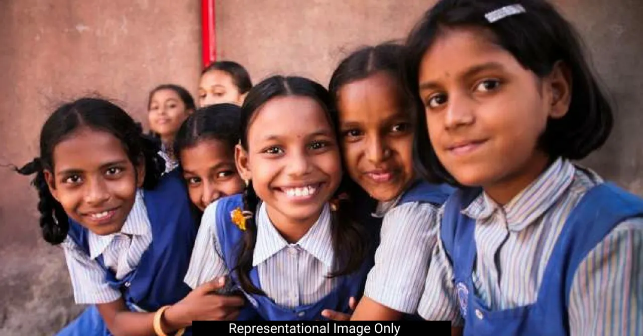 This K'taka Clerk Funds School Fees of 45 Underprivileged Girls in Daughter's Memory