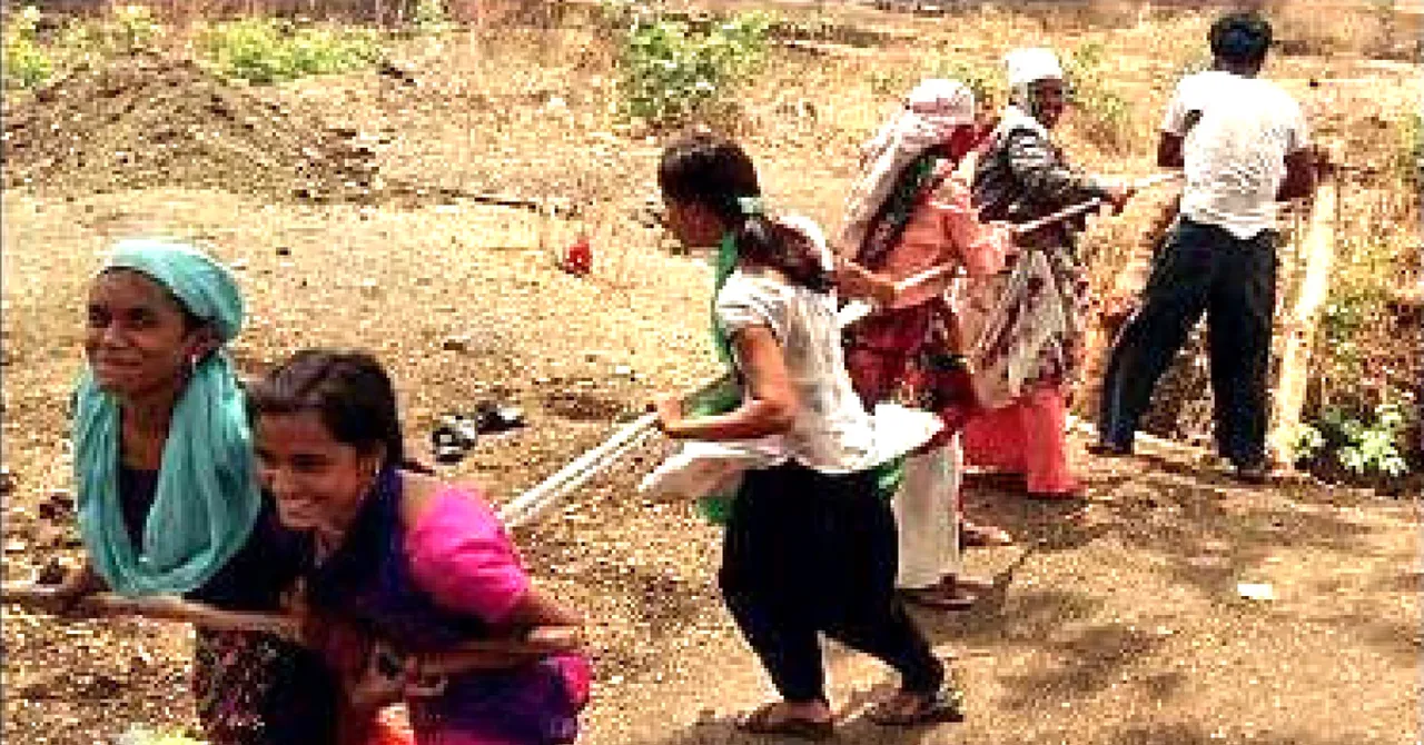 After Govt Ignores Father's Pleas, Sisters Work for 4 Months to Dig Up Well!