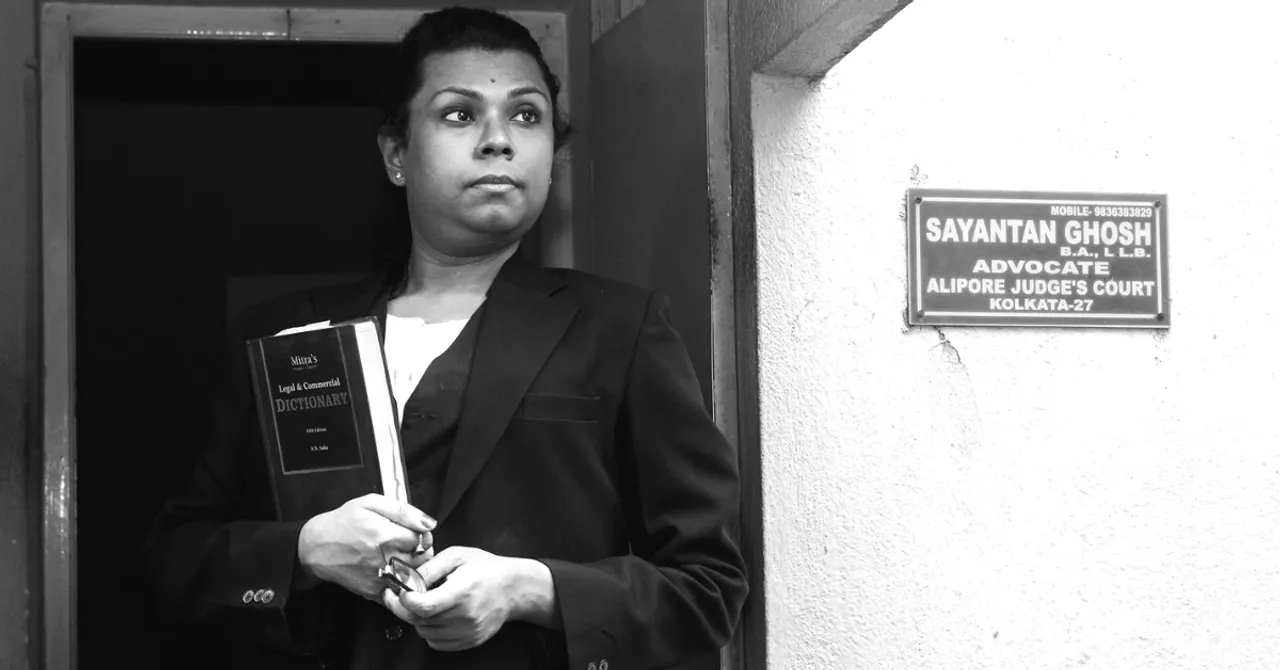 Kolkata Residents Shatter Patriarchal Tradition, Invite Trans Lawyer to Paint Durga's Eyes!