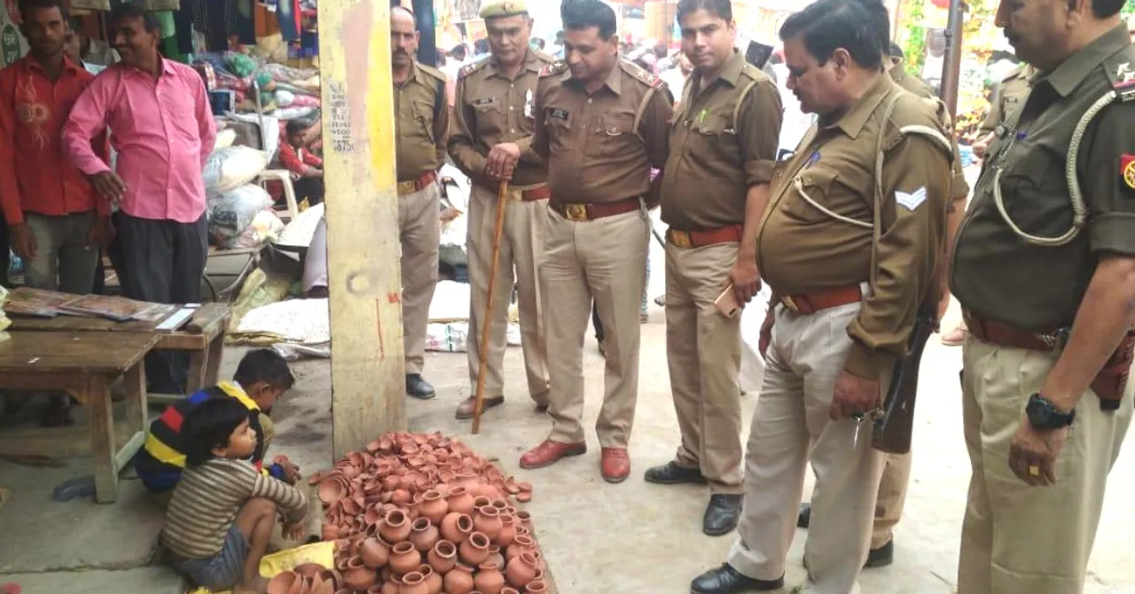 UP Cops, Street Kids Selling Diyas & a Story That Embodies The True Spirit of Diwali!