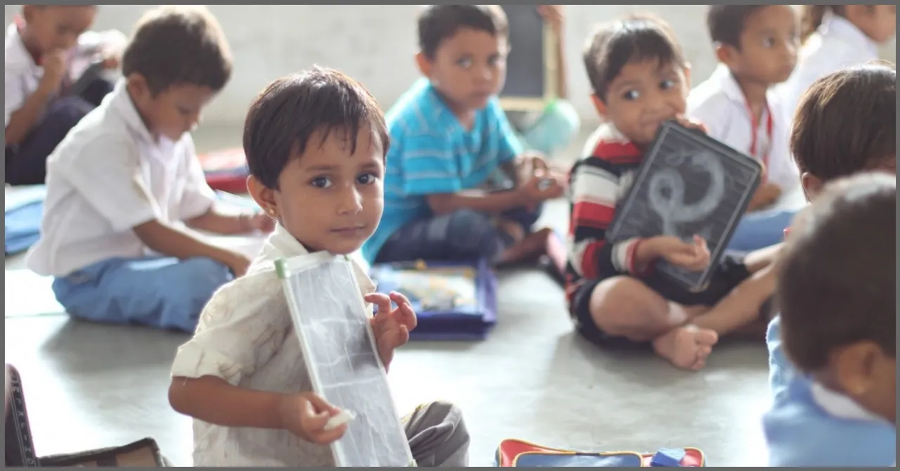 Here's How Varanasi Youngsters Are Teaching Over 1,000 Underprivileged Kids!