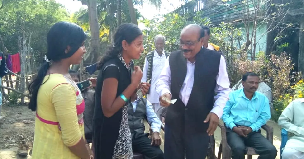 3 Girls Save 20+ Lives After Boat Capsizes in Crocodile-Infested Odisha River!