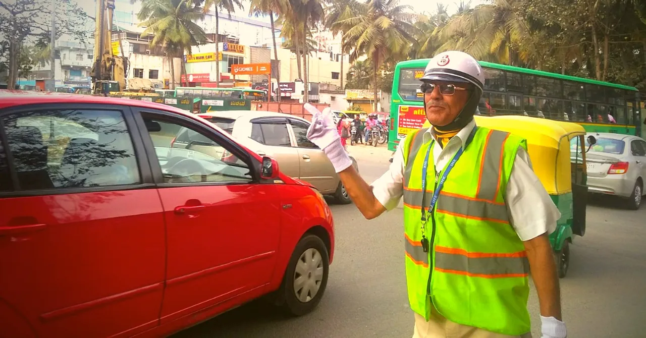 Exclusive: After Saving Thousands in Kuwait, 82-YO Soldier Now Helps Tame Traffic in B'Luru