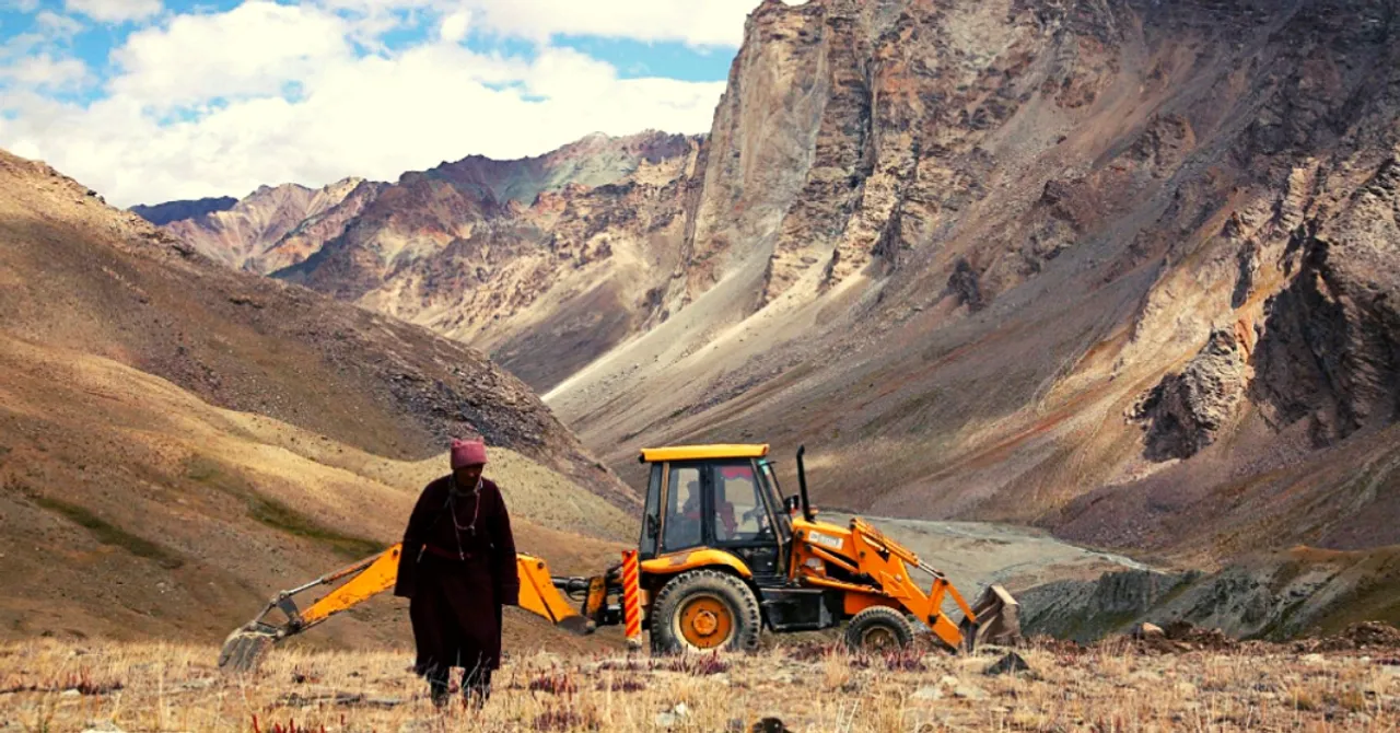 Ladakh's 'Manjhi': Spent Life Savings, Sold Ancestral Property to Construct 38 km Road!