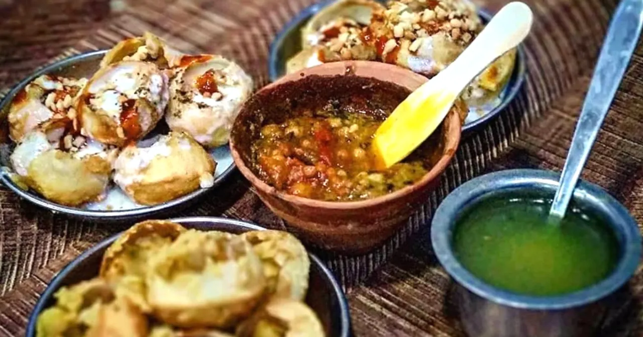 #FoodSecrets: This 50-Year-Old Iconic Eatery Serves Varanasi Its Favourite Tamatar Chaat!