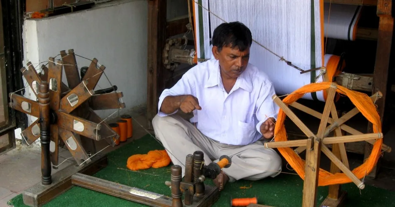 Where's Your Cotton From: 5 Ways to Check If It's Khadi, Handloom or Mill-Produced