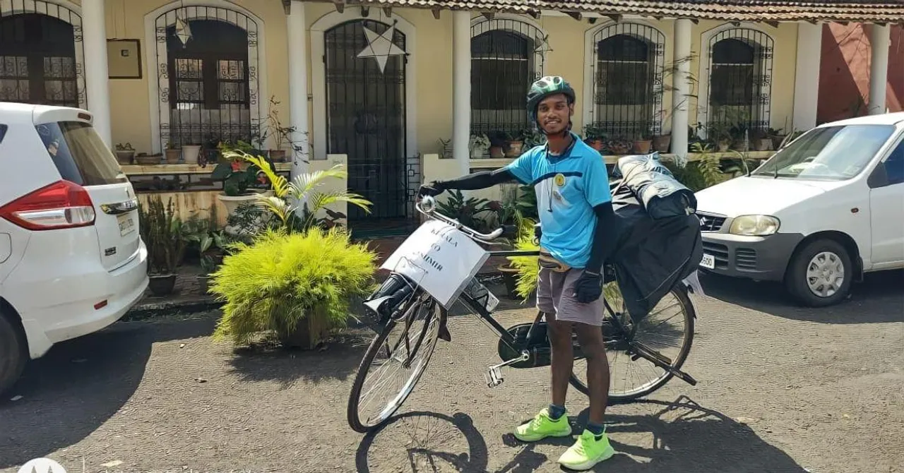 With No Money To Travel, 23-YO Is Cycling From Kerala To Kashmir By Selling Tea