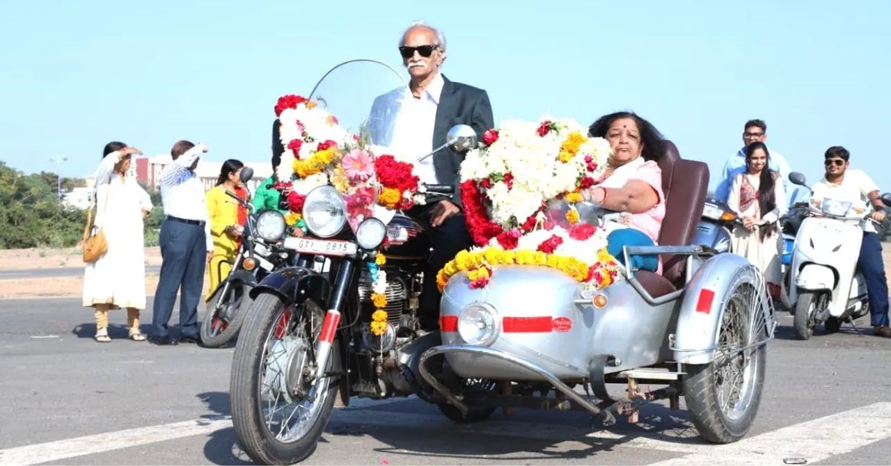 "She's the Battery to My Bullet': 70-YO Couple Travel 30,000 Kms, Visit Every State on 1974 Bullet
