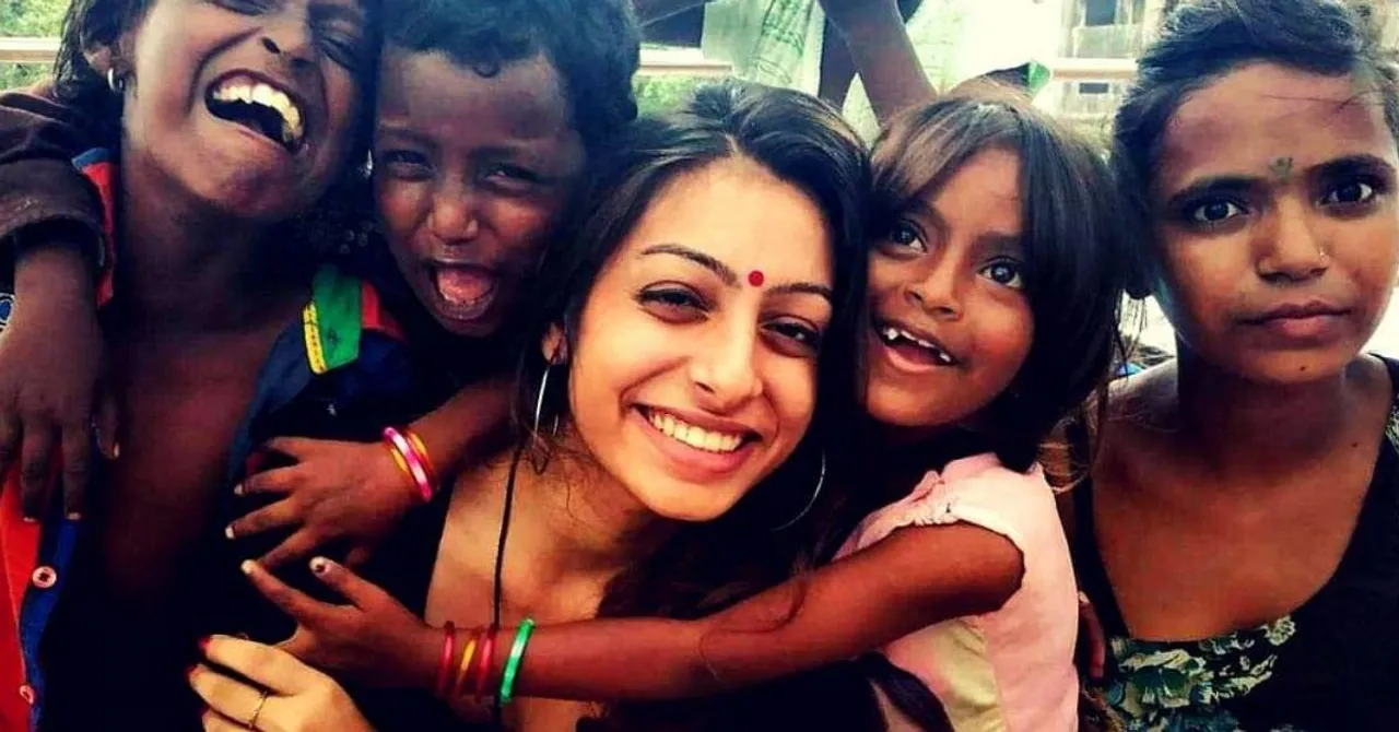 ‘Why I Quit My Job to Turn a Mumbai Skywalk Into a Classroom for Slum Kids’