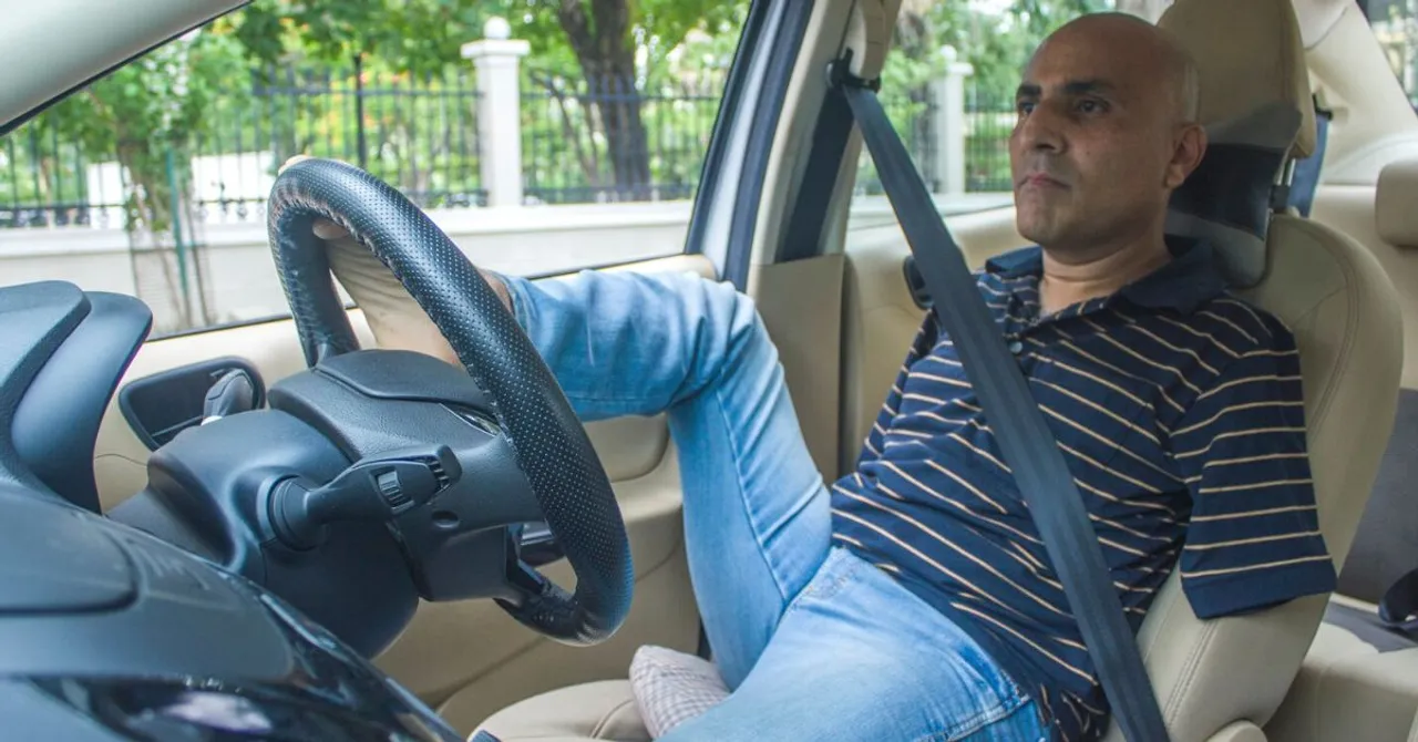 India’s First Double Arm Amputee to Get A Driving License Lost His Arms at 7