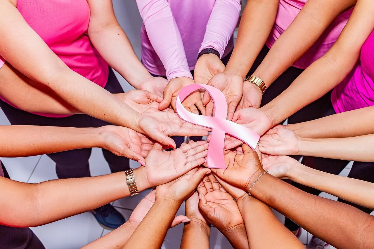 5 Brilliant Indian Innovations Helping Women Fight Cancer With Early Detection & Care