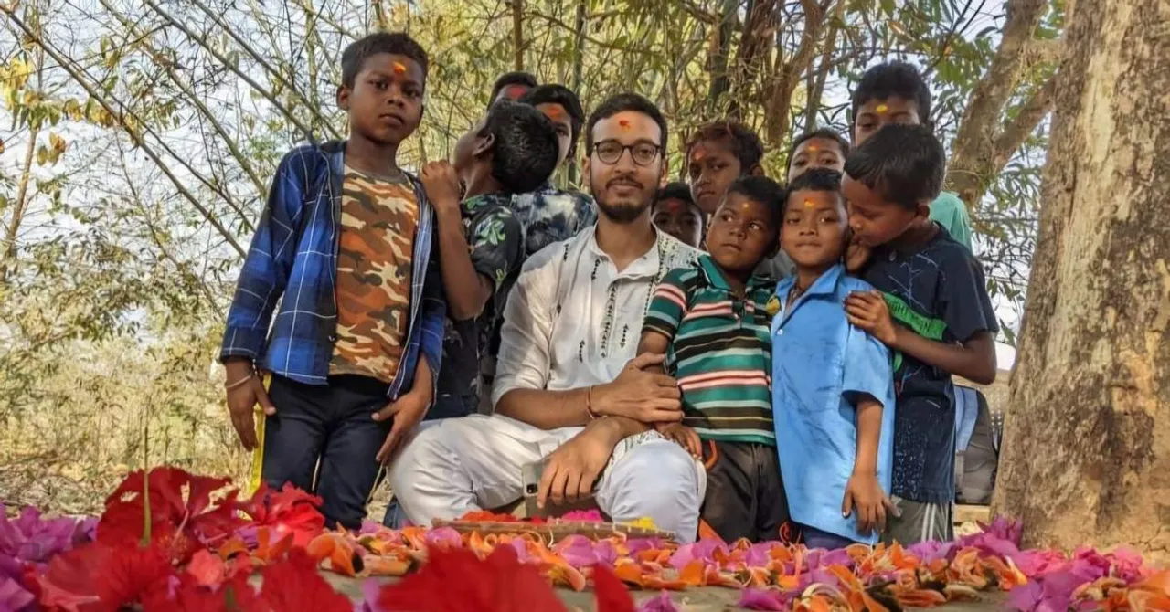 Inspired By Tagore's Santiniketan, Bengal Man Starts 'Tree School'; Innovates to Stop Dropouts