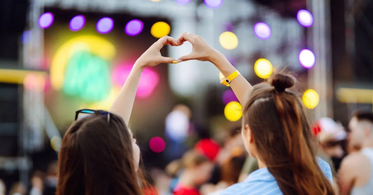 What Can Swarathma & Coldplay Teach Us About Inclusivity for the Deaf Community in Music Events?