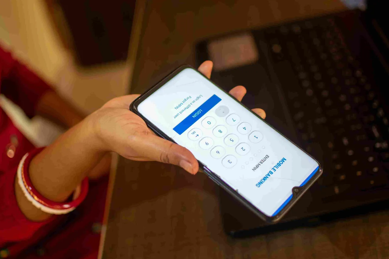 Stay Safe From Online Scams: Real Stories & Tips From CERT-In Guidelines