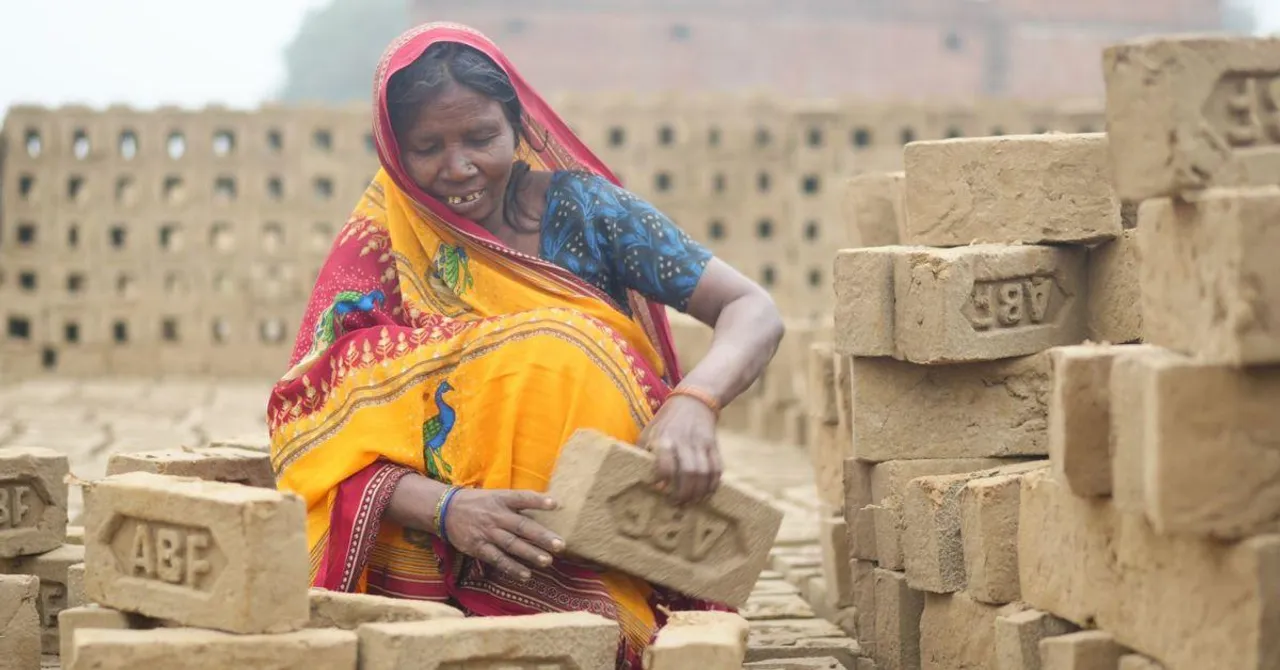 Rs 500 Can Give ORS, Glucose & Shade to a Daily Wage Labourer in UP This Summer