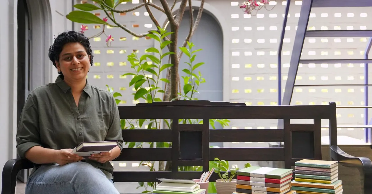 Surat Woman's Tree-Free Paper Startup Is Recycling 140 Tonnes of Waste A Year