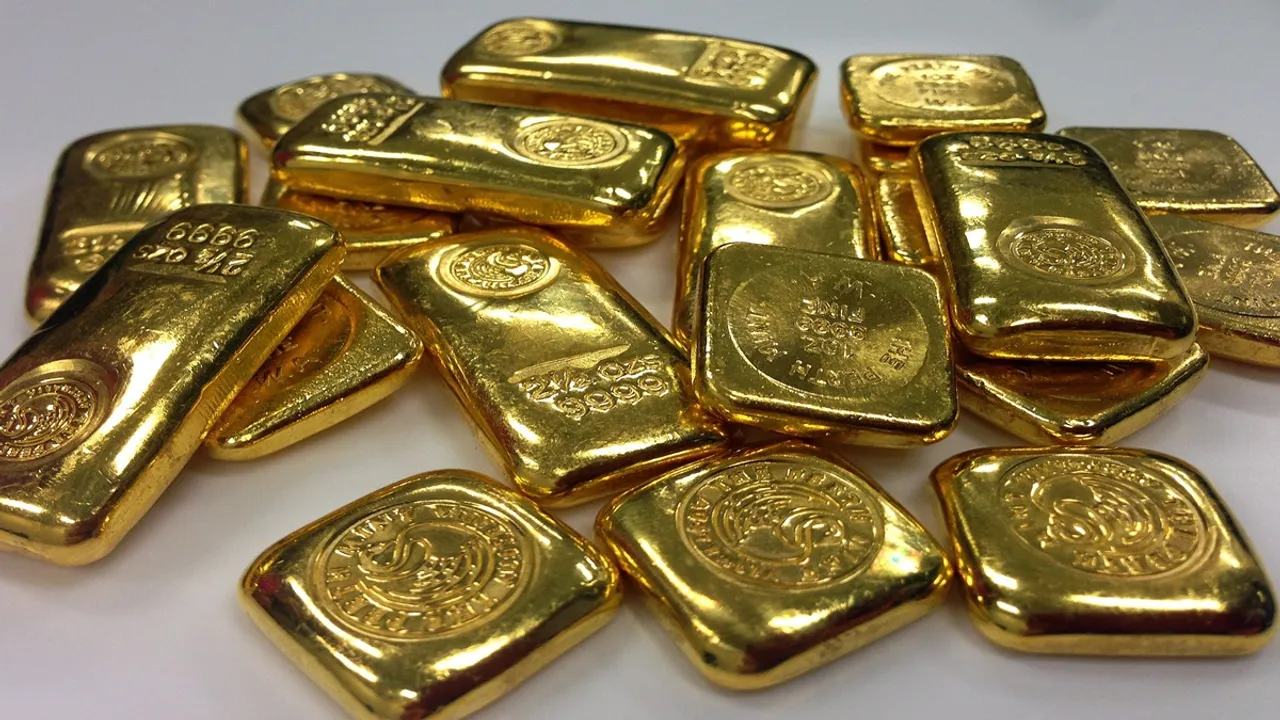 Gold Return, Gold Price, Gold Performance, Gold Investment, Gold vs Nifty 50, Gold vs S&P 500