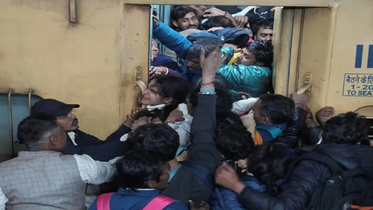 Delhi, Delhi News, New Delhi, New Delhi News, New Delhi Railway Station Stampede, New Delhi Stampede, Delhi Stampede