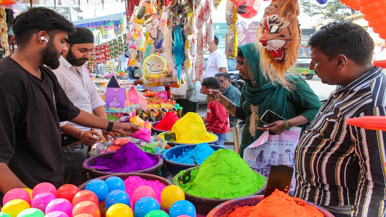 Holi 2025 Bank Holiday, Holi bank closure India