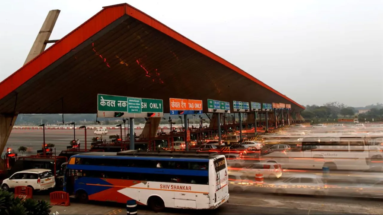 FASTag Annual Pass, FASTag 15 August 2025 launch, FASTag annual pass benefits, FASTag cost per toll, NHAI FASTag pass, FASTag annual fee, FASTag activation process