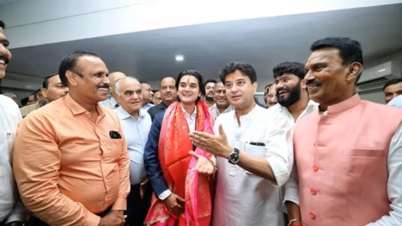 mahanaaryaman scindia, mahanaaryaman scindia education, mahanaaryaman scindia property, mahanaaryaman scindia mpca president, mahanaaryaman scindia work experiance, महानआर्यमन सिंधिया