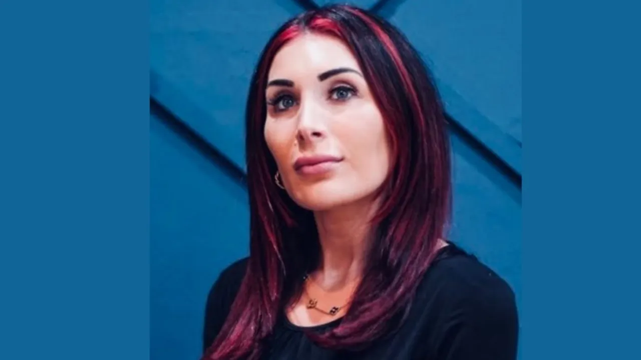 laura loomer it companies