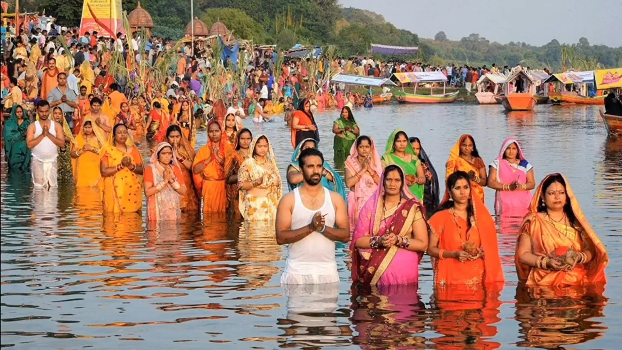 Chhath Puja Bank Holiday 2025, Chhath Puja 2025 bank holiday, Chhath 2025 bank closure dates, Chhath Puja 2025 bank holiday schedule, banks closed on Chhath 2025, Chhath Puja 2025 digital banking, Chhath Puja 2025 online banking tips, Chhath festival 2025 bank timings, Chhath Puja bank holiday in Bihar Jharkhand, Chhath Puja 2025 Kolkata Patna Ranchi bank closed, Chhath Puja 2025 ATM NEFT RTGS, छठ पूजा 2025 बैंक हॉलिडे, छठ 2025 बैंक बंद, छठ पूजा 2025 बैंक छुट्टी, छठ 2025 बैंक बंद होने की तारीख, छठ पूजा 2025 डिजिटल बैंकिंग, छठ 2025 ऑनलाइन बैंकिंग, छठ महापर्व 2025 बैंक समय, बिहार झारखंड बैंक हॉलिडे छठ, कोलकाता पटना रांची बैंक बंद छठ 2025, एटीएम NEFT RTGS छठ 2025