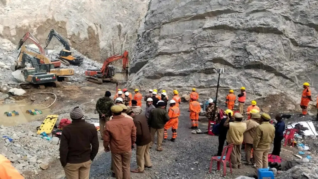 Sonbhadra stone quarry collapse PTI NDRF, UP Sonbhadra Stone Quarry Collapse, Sonbhadra Quarry Accident, UP Quarry Collapse Rescue, Obra Stone Mine Accident, Krishna Mining Works Collapse, Sonbhadra Mining Accident Update, Sonbhadra Quarry Rescue Operation, NDRF SDRF Rescue Sonbhadra, UP Mining Accident News, Sonbhadra Latest News, उत्तर प्रदेश सोनभद्र खदान हादसा, सोनभद्र स्टोन क्वारी हादसा, ओबरा खदान दुर्घटना, बिल्ली मारकुंडी खदान ढहने की घटना, सोनभद्र रेस्क्यू ऑपरेशन, कृष्णा माइनिंग वर्क्स हादसा, सोनभद्र खनन दुर्घटना, एनडीआरएफ एसडीआरएफ रेस्क्यू सोनभद्र, यूपी खदान हादसा अपडेट, सोनभद्र ब्रेकिंग न्यूज