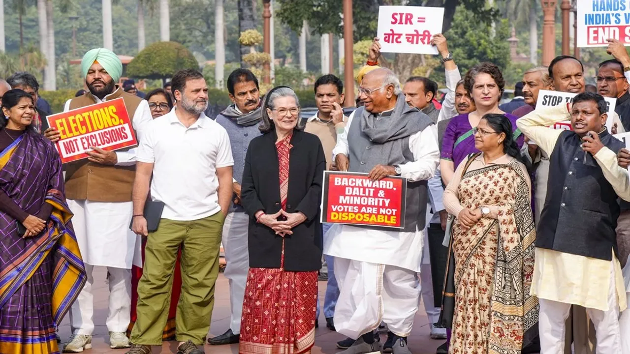 Opposition MPs protesting at Parliament Makar Dwar over SIR electoral roll revision