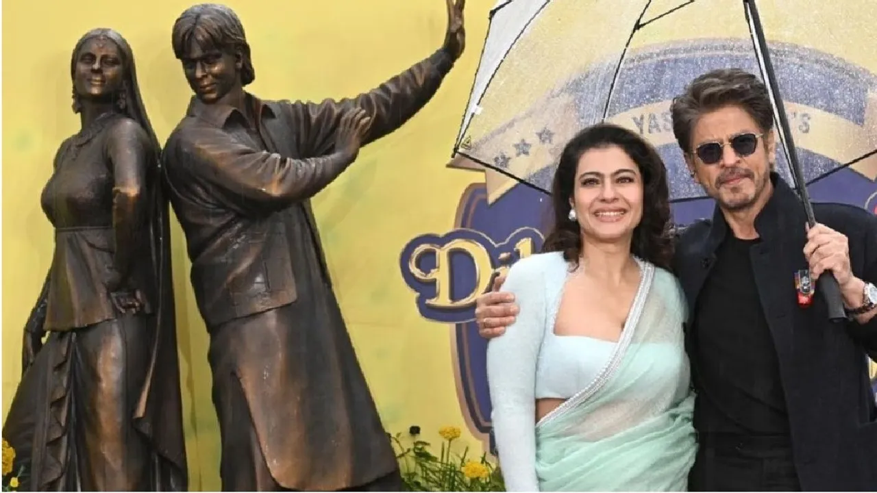 Shah Rukh Khan and Kajol statue
