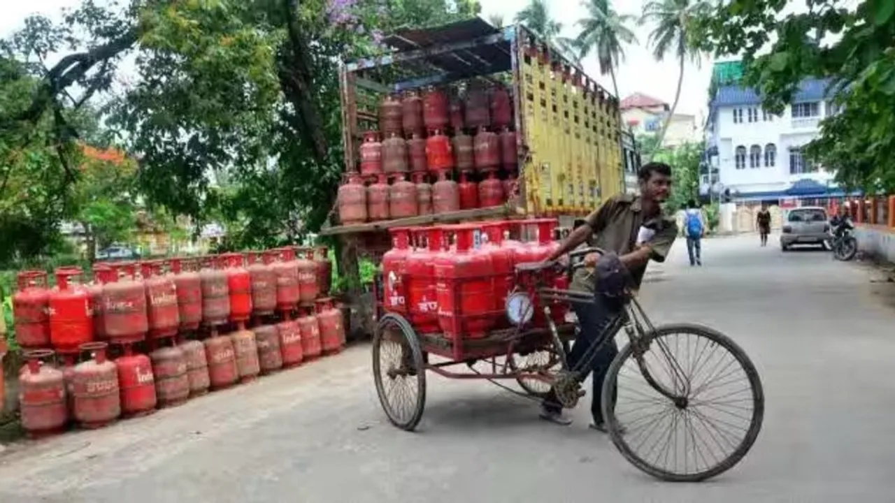 PMUY subsidy, एलपीजी सिलेंडर पर सब्सिडी, मोदी कैबिनेट, मोदी सरकार, प्रधानमंत्री उज्ज्वला योजना, Ujjwala Yojana, Ujjwala Yojana subsidy, Ujjwala Yojana, Pradhan Mantri Ujjwala Yojana subsidy, प्रधानमंत्री उज्ज्वला योजना सब्सिडी, पीएम उज्ज्वला योजना सब्सिडी, उज्ज्वला योजना सब्सिडी