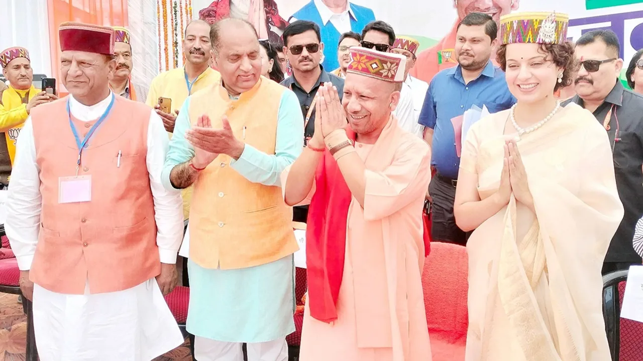 Yogi Adityanath with Kangana in Kullu Rally