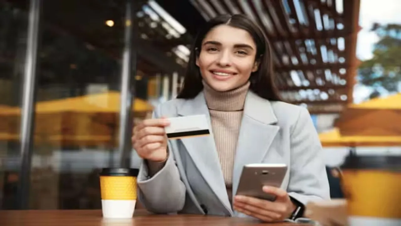 credit card, credit card outstanding balance, Credic card bill, How to convert credit card outstanding balance into EMIs, How to convert credit card bill into EMIs, Credit card payment in EMI