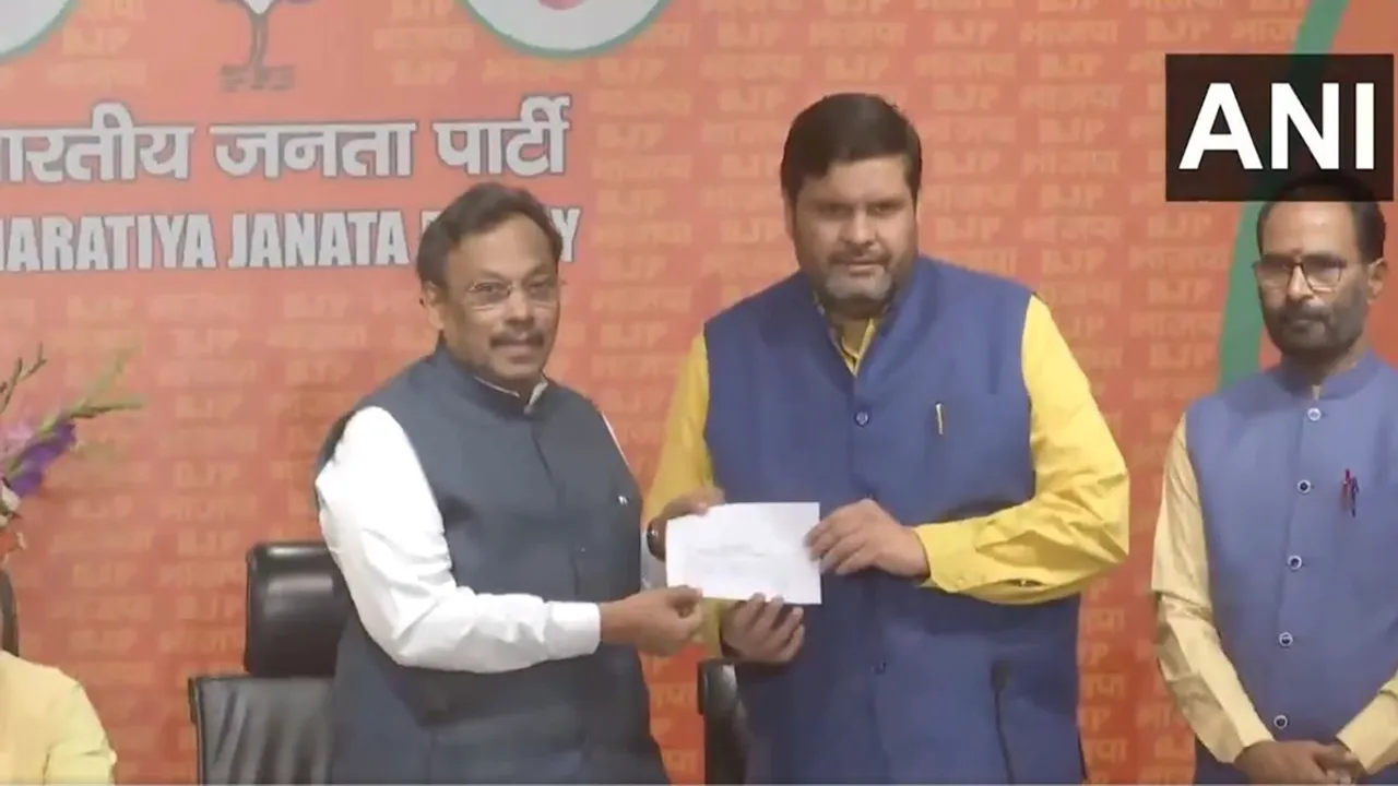 Gourav Vallabh joins BJP, Gourav Vallabh left congress, BJP, Congress, Gourav Vallabh, गौरव वल्लभ बीजेपी में शामिल, गौरव वल्लभ ने कांग्रेस छोड़ी, बीजेपी, कांग्रेस, गौरव वल्लभ