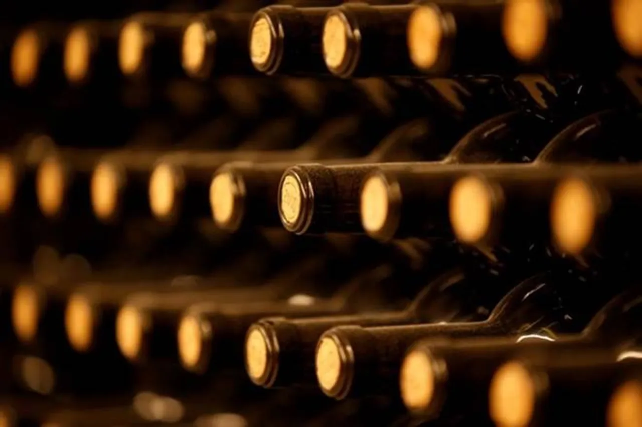 Airports may incur Rs 650cr/year loss if duty-free liquor restricted: APAO